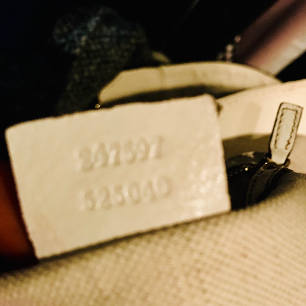 Authentic Gucci white leather hand bag